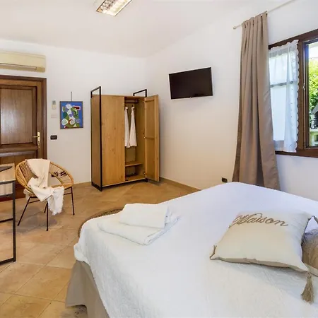 La Maison D'anna Maria - Lt - Pms Casevacanze Δωμάτια σε οικογενειακή κατοικία Όλμπια
